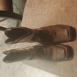 Kids Durango Books Size 1